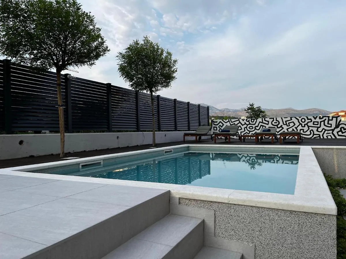Cozy Seaside Apartment With Private Pool & Terrace 0*, Split Croatie